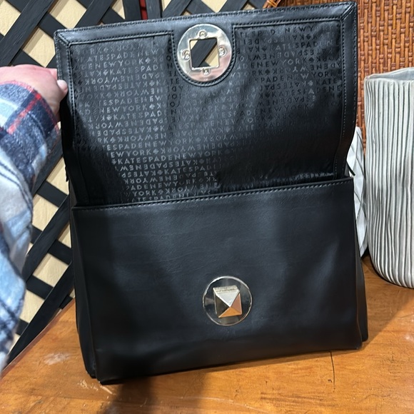 Large Kate Spade New York Black Varick Street Abbie Shoulder Bag Expandable Side - Picture 7 of 16